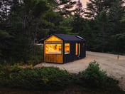 Aurora Nook · Aurora Nook-Cabin w/Shower & Queen Bed