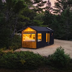 Aurora Nook · Aurora Nook-Cabin w/Shower & Queen Bed