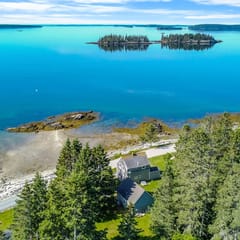 Island View Cottage - NEW! Waterfront Home in LDI