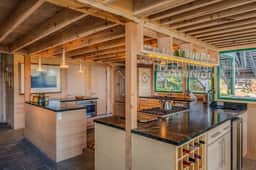 Starr House · Oak Point Bluff! Oceanfront!