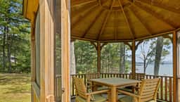 Blueberry Cottage · Blueberry Cottage on the Ocean!