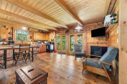 Milam Camp · Milam Camp-Beautiful Lakefront!