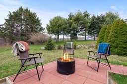 Seaview · Spectacular Ocean View/Whole-House AC/Firepit/Decks