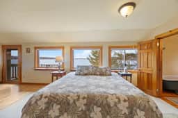 Berry Cove Cottage · Berry Cove Cottage-Oceanfront!