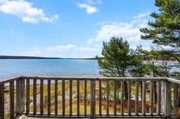 Berry Cove Cottage · Berry Cove Cottage-Oceanfront!