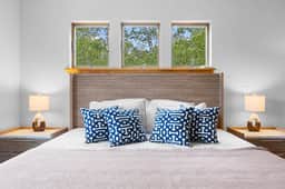 Moon River Retreat - Riverfront!
