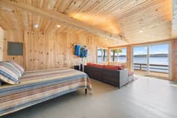 The Pond House - Waterfront!