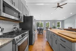 Pine Hill Cottage · Serene Pondside Cottage w/Private Island Cam