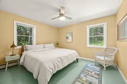 Cabin on Noyes Pond  · Rustic and Stylish Cabin on Stunning Sere