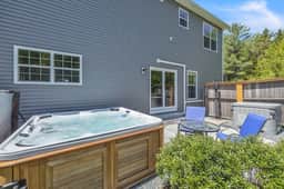 Inner Island Retreat · Beautiful Bar Harbor Home! New! - Image 3