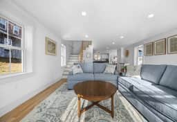 Willows Way  · Willows Way – Walkable Downtown Ellsworth!