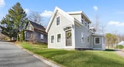 Willows Way  · Willows Way – Walkable Downtown Ellsworth!