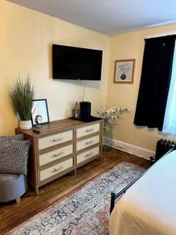 Chestnut Flat - NEW! Downtown Ellsworth