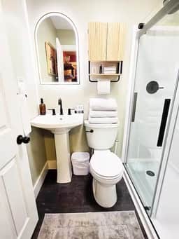 Chestnut Flat - NEW! Downtown Ellsworth