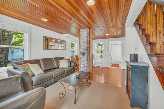 Otter Creek Cottage · Otter Creek Cottage, - Image 1
