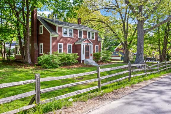 The Red Maine House - A Historic Property - Image 1
