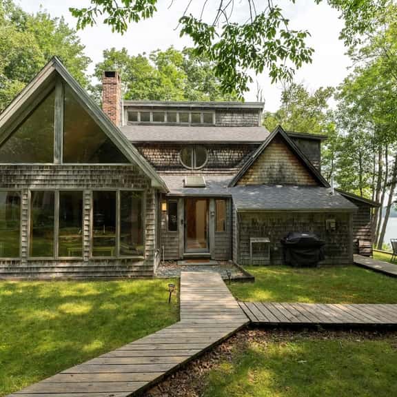 Tide's Rest · Tide's Rest-Oceanfront sleeps 6! - Image 1