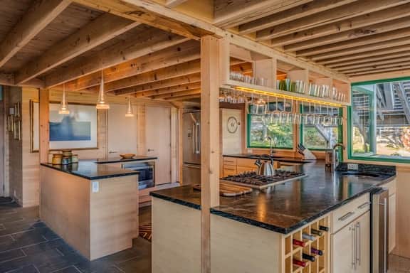 Starr House · Oak Point Bluff! Oceanfront!