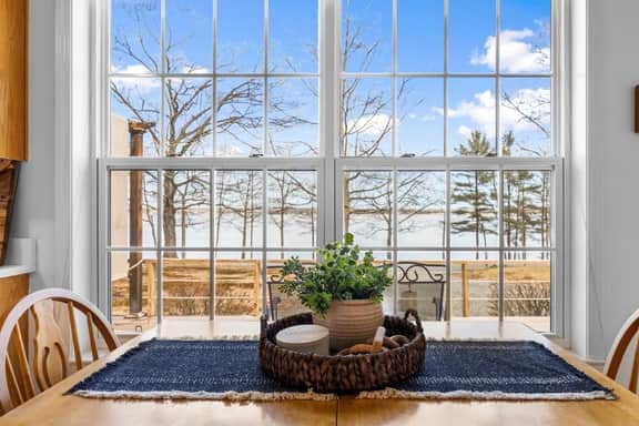 Newbury Neck Cottage · Newbury Neck Cottage-Beachfront!