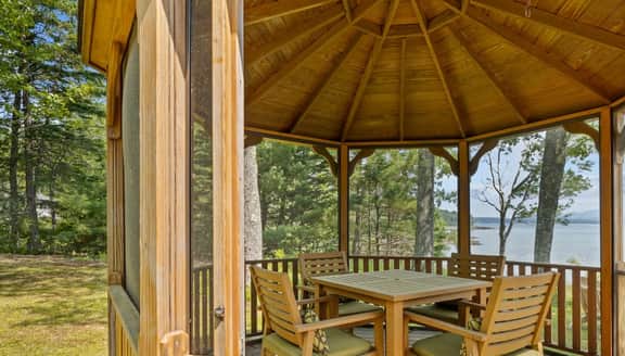 Blueberry Cottage · Blueberry Cottage on the Ocean!
