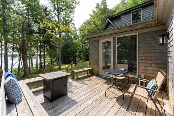 Tide's Rest · Tide's Rest-Oceanfront sleeps 6!