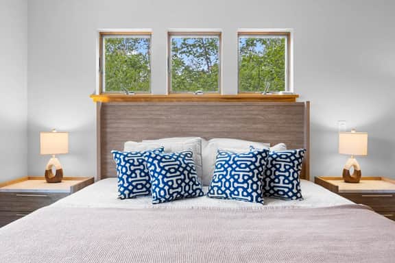 Moon River Retreat - Riverfront!