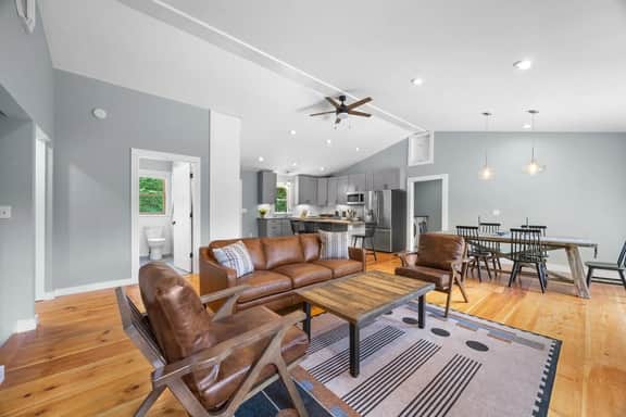 Pine Hill Cottage · Serene Pondside Cottage w/Private Island Cam