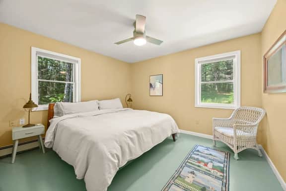 Cabin on Noyes Pond  · Rustic and Stylish Cabin on Stunning Sere