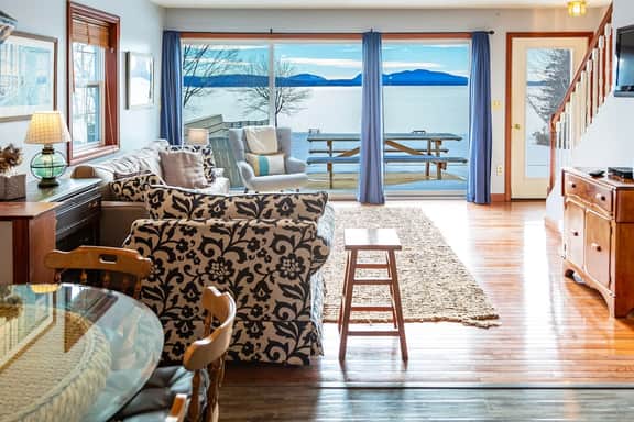 Chickadee Bay House · Chickadee Bay House