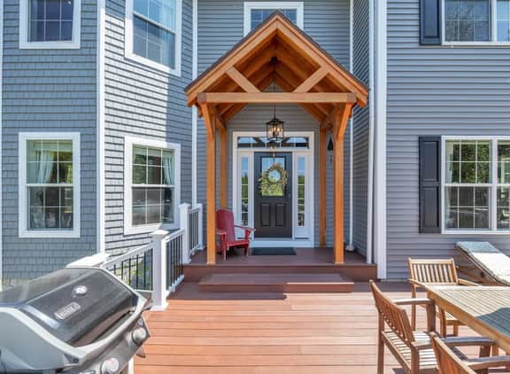 Inner Island Retreat · Beautiful Bar Harbor Home! New! - Image 4