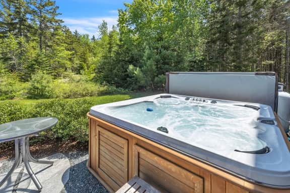 Inner Island Retreat · Beautiful Bar Harbor Home! New!