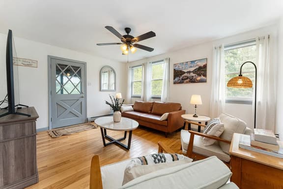 PIne and Cove House · New Spacious Acadia Home with Pool!