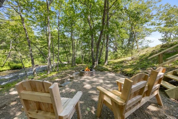 Shoreline Solace - Waterfront! Close to Acadia!