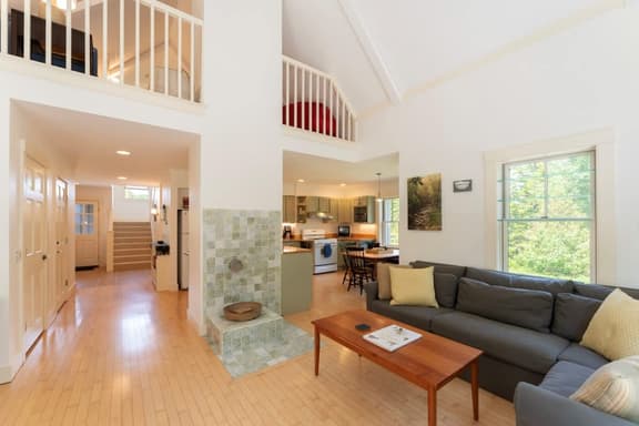 Wonderland Home · Wonderland Home | 2BR retreat, mins to Acadia