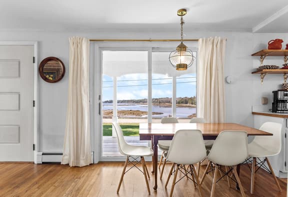 Spindle Cottage · Spindle Cottage on the Shore!