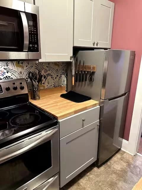 Chestnut Flat - NEW! Downtown Ellsworth